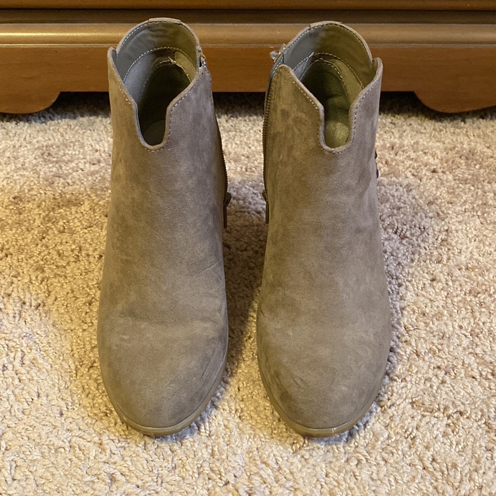 Heeled booties - Picture 2 of 11